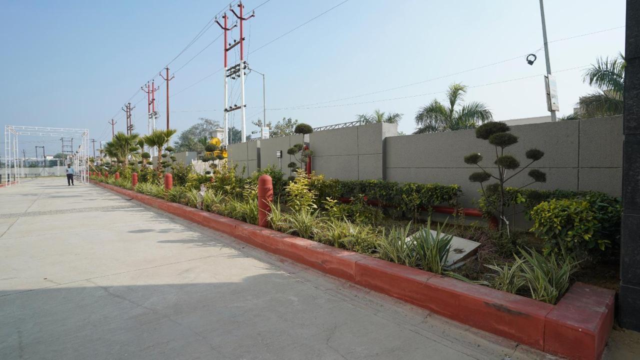 Resort Krishna Vaibhav Vrindāvan Exterior photo